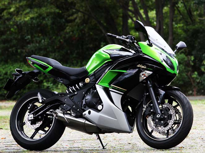 61_ʼĦձl300_\Ħ܇Ninja 400 ABS Limited editionNinja 400һЪȫߴ猧400cc\ӿ܇ͣHЈgӭdײĲ2DOHClәCTLhΣÑṩˬ{w򞡣Ƴ޶棬֡֡wȵطʩ̼LĈDӹ^ʬFҵMԡϯƤӡNinja־oһN؄eĸX